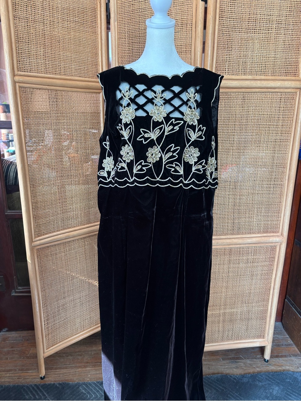 Jessica McClintock Black Velvet Maxi Dress with Cream Floral Embroidery